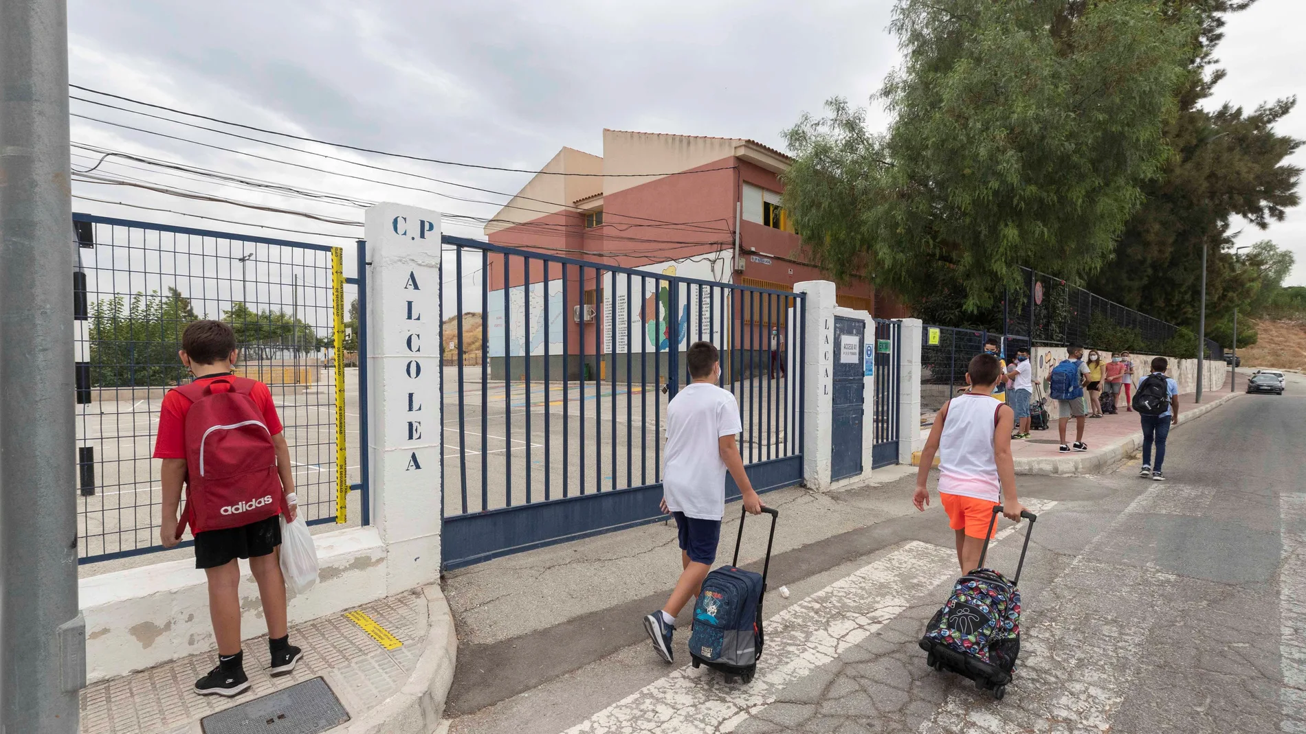 Cerca de 3.000 alumnos murcianos están confinados tras estar en contacto con un positivo de Covid