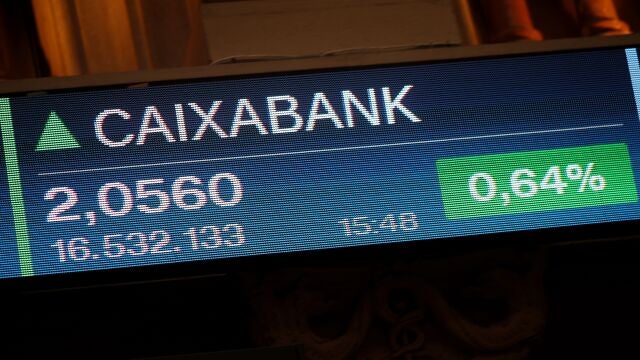 Las acciones de CaixaBank y Bankia cerraron ayer con las mayores subidas entre los bancos del Ibex 35