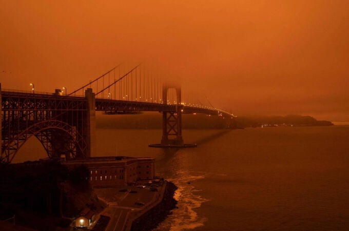 Los incendios de California se han convertido en tema de agrio debate entre los demócratas y el presidente Trump, que niega cualquier vinculación de los hechos con el cambio climático