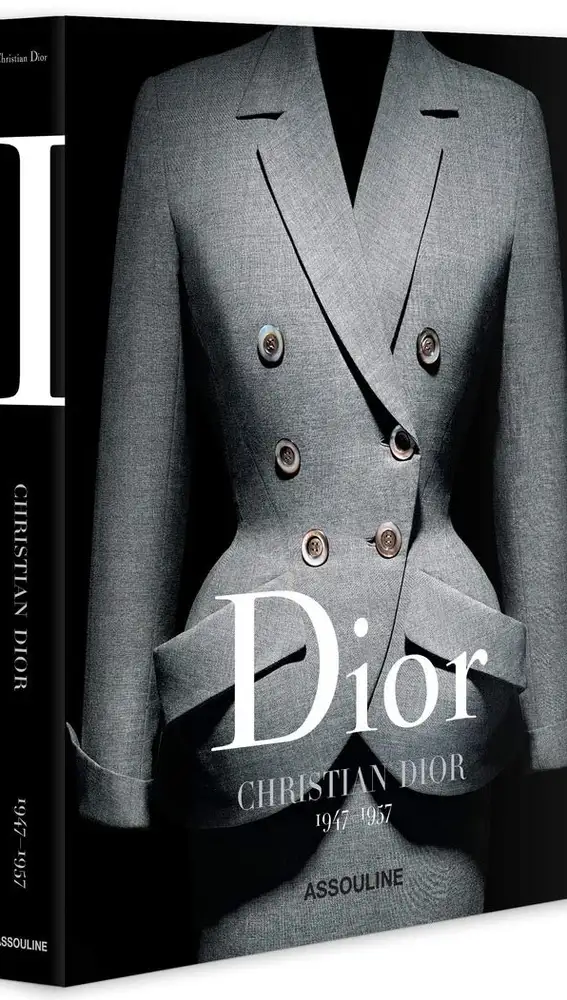 Zara Home recoge la historia de la moda con sus nuevos libros de Chanel,  Dior, Prada, YSL y Vuitton que no pueden ser más ideales