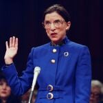La juexa Ruth Bader Ginsburg, en 1993, el día que juró su cargo ante el Supremo