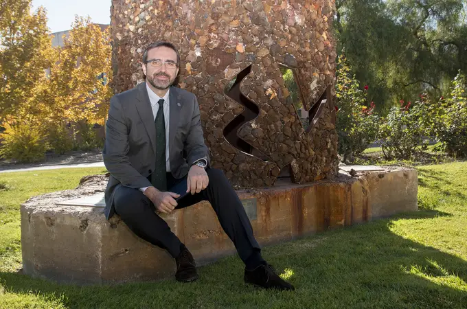 Juan Gómez, presidente de los rectores andaluces: «Que no se cometa el error de nuevo de no apostar por la investigación»