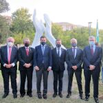Juanma Moreno inauguró en Jaén el monumento a los trabajadores esenciales