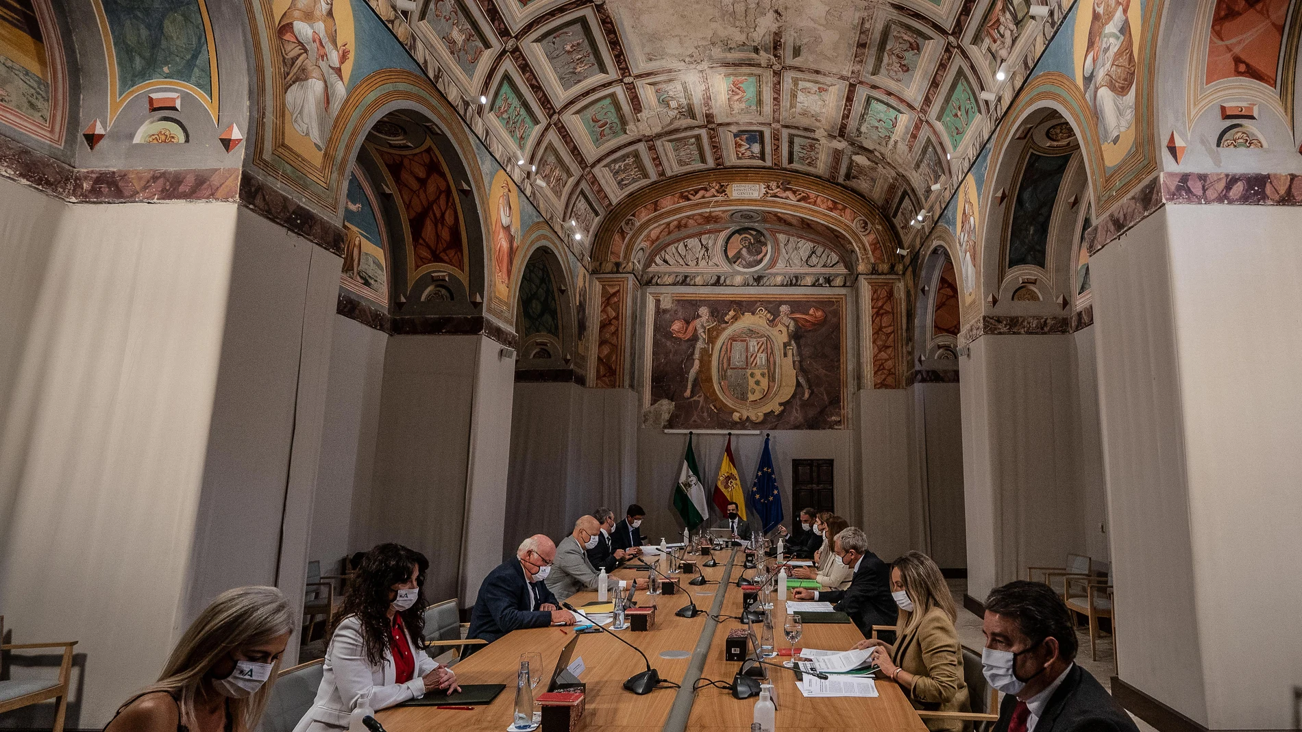 El presidente de la Junta de Andalucía, Juanma Moreno, ha presidido la reunión del Consejo de Gobierno de la Junta de Andalucía celebrado en la ciudad de Úbeda, Jaén