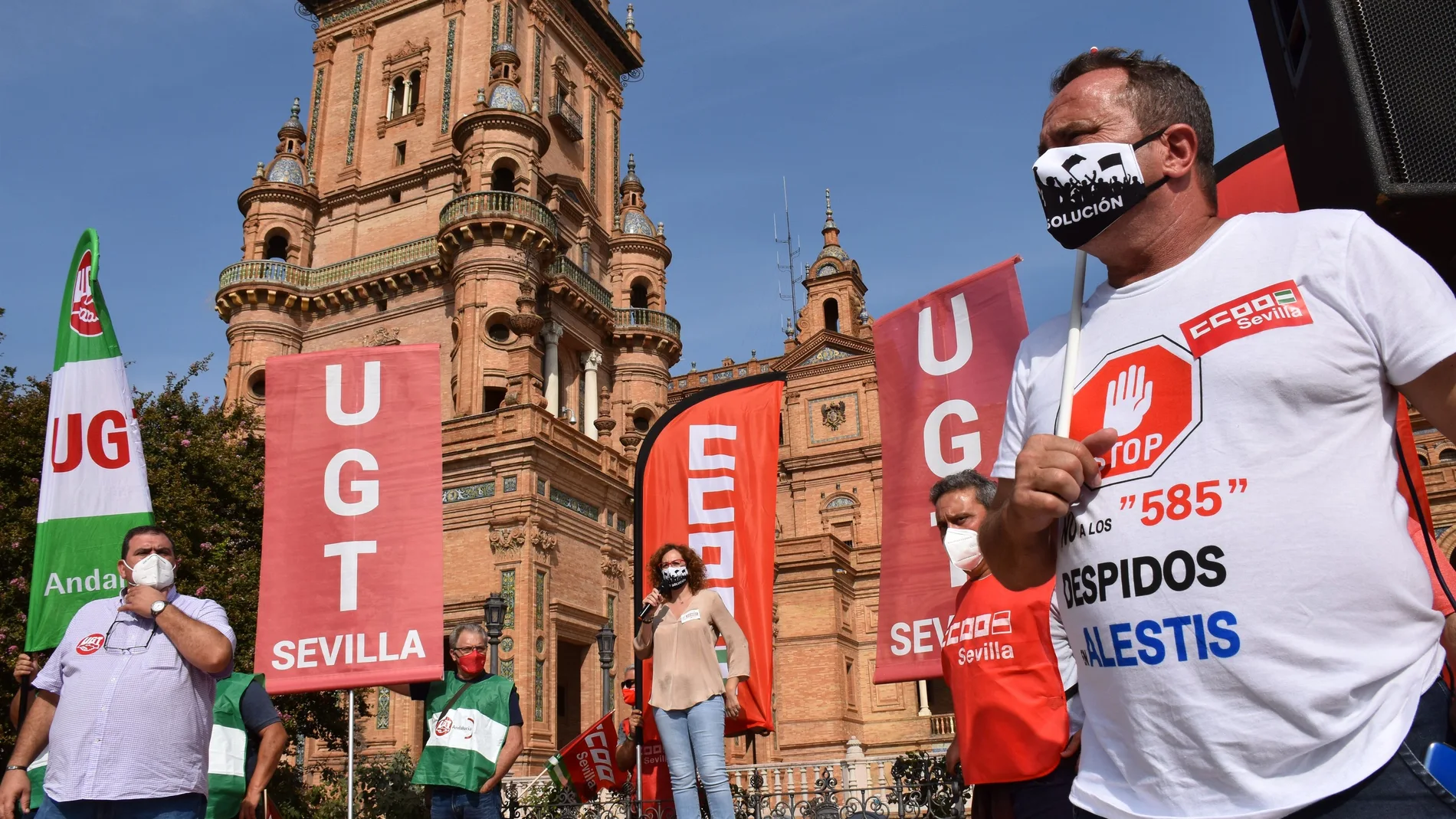 Concentración convocada en Sevilla por CC OO y UGT