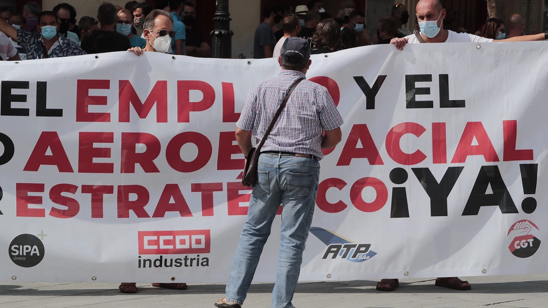 Los trabajadores del sector aeroespacial de la Bahía de Cádiz durante una protesta la semana pasada