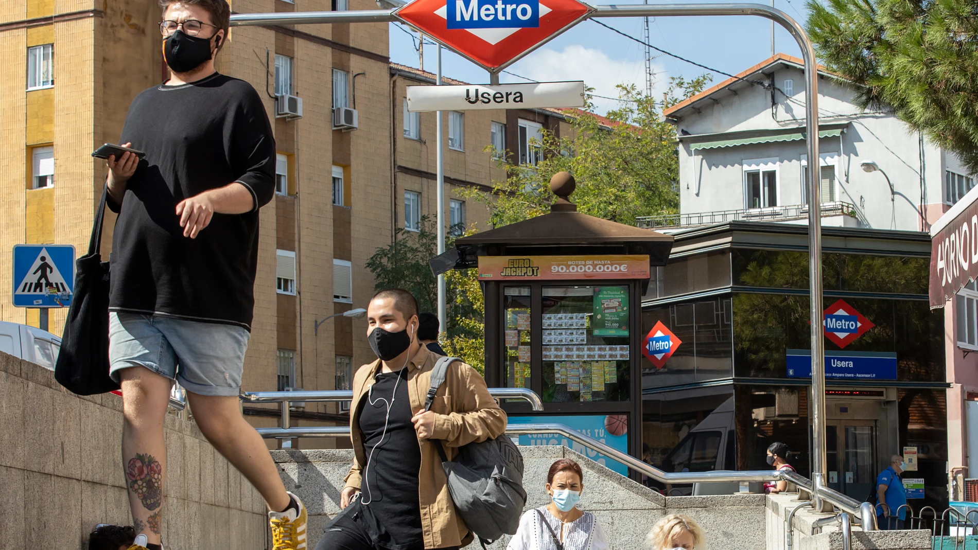 El madrileño barrio de Usera, uno de los primeros en sufrir las restricciones por la Covid-19