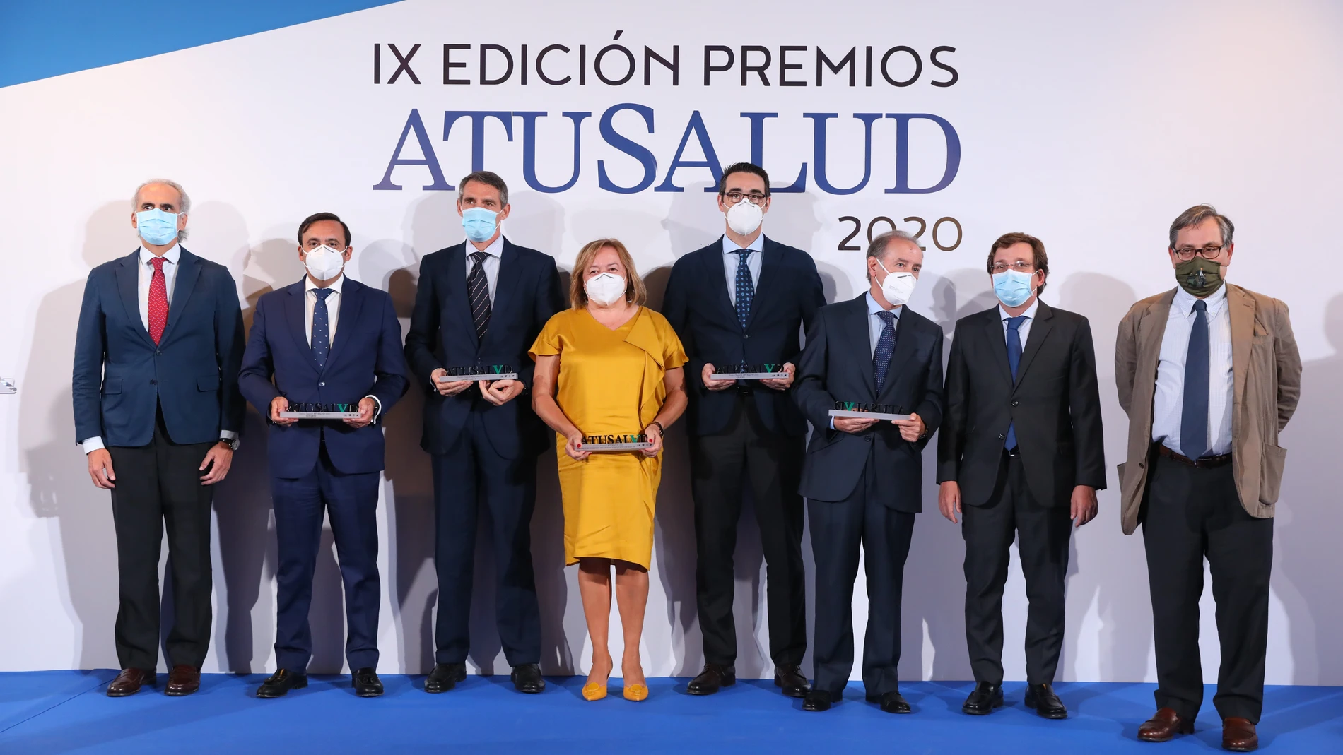 Enrique Ruiz Escudero, José Luis Martínez Almedia y Francisco Marhuenda entregaron los cinco premiados especiales A TU SALUD 2020