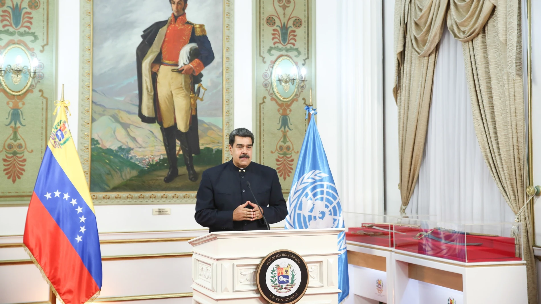 Fotografía cedida por prensa de Miraflores del presidente venezolano Nicolás Maduro