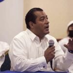 AME7187. MANAGUA (NICARAGUA), 24/09/2020.- El académico nicaragüense Félix Maradiaga (c), habla hoy durante la presentación de un informe que señala al Estado de Nicaragua de seguir violando derechos humanos, en Managua (Nicaragua). La opositora Unidad Nacional Azul y Blanco señaló este jueves al Estado de Nicaragua de seguir violando los derechos humanos de la disidencia, y de mantener ataques contra la Iglesia Católica y los medios de comunicación, en el marco de la crisis que vive el país desde abril de 2018. EFE/Jorge Torres