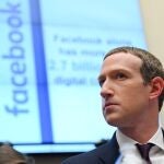 Zuckerberg se ve señalado en un libro que aborda los 5 años más turbulentos de Facebook