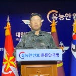 El responsable de operaciones del Estado Mayor Conjunto (JCS) surcoreano, Ahn Young-ho, en rueda de prensa