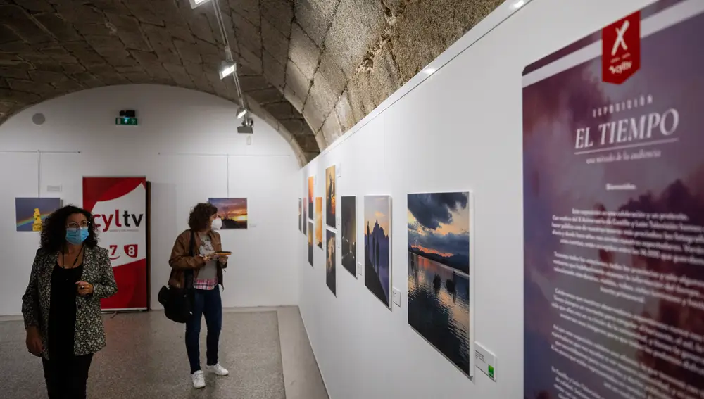 CyLTV, en el marco de su X Aniversario, presenta la exposición itinerante ''El Tiempo, la mirada de la audiencia'', en la que muestra imágenes enviadas por los espectadores de todas las provincias de la Comunidad al espacio meteorológico.Ávila, 24-09-2020Foto: Ricardo Muñoz