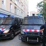 Hasta la fecha, la identificación númerica de cada mossos era prácticamente invisible