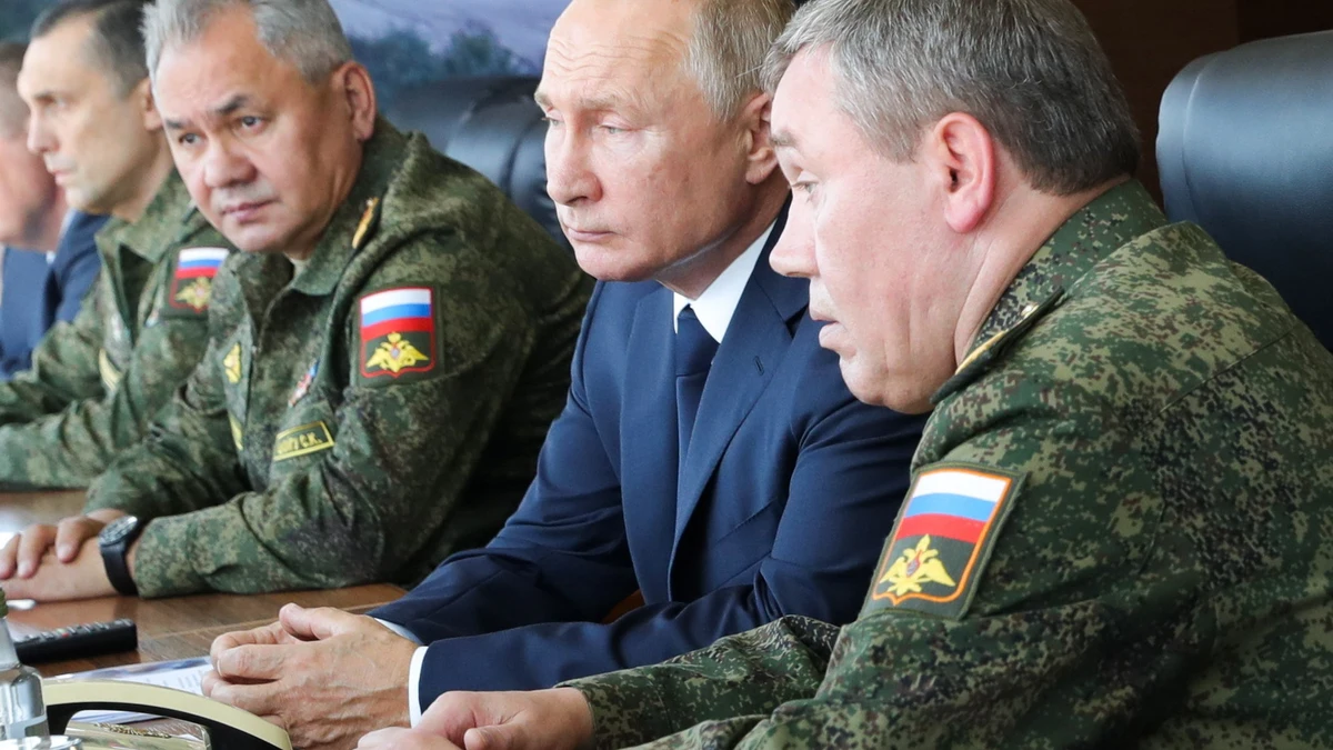 «Putin y el jefe del Estado Mayor del Ejército, Valeri Gerasimov, fijarán ahora la política militar en el frente»