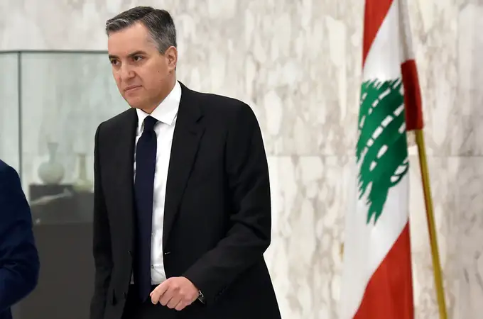 El primer ministro de Líbano tira la toalla un mes después de su designación