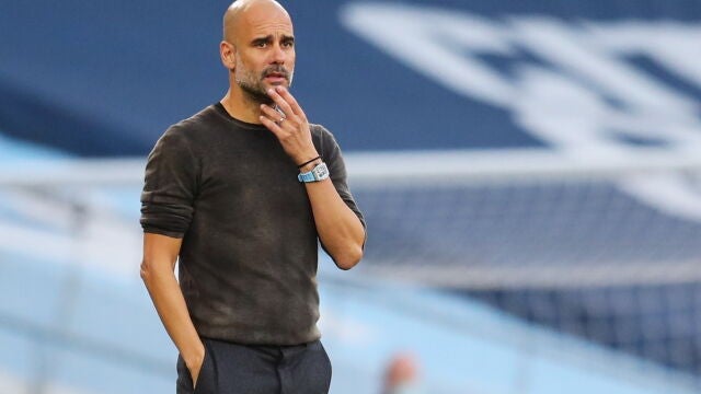 Pep Guardiola no termina de encontrar una pareja de centrales de su gusto.