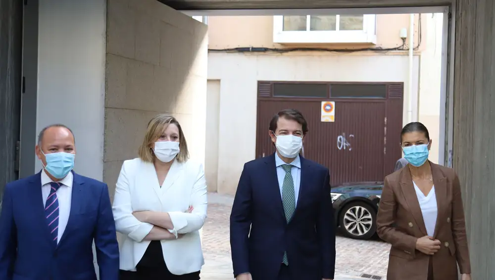 El presidente Fernández Mañueco llega a Zamora junto a la consejera de Familia e Igualdad de Oportunidades, Isabel Blanco; el vicepresidente de la Diputación, José María Barrios; y la delegada territorial de la Junta, Clara San Damián