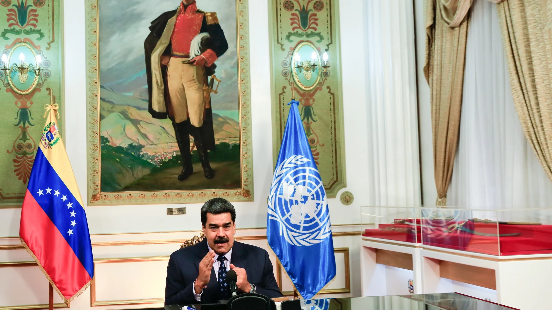 Caracas (Venezuela), 29/09/2020.- A handout photo made available by Miraflores press shows Venezuelan President Nicolas Maduro giving a declaration in Caracas, Venezuela, 29 September 2020. Maduro demanded, before the United Nations, to debate a formula that allows countries with economic sanctions to have a way of accessing financing and international markets. EFE/EPA/Miraflores press HANDOUT HANDOUT EDITORIAL USE ONLY/NO SALES