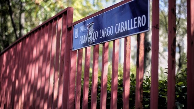 Placa de la calle Largo Caballero en Madrid