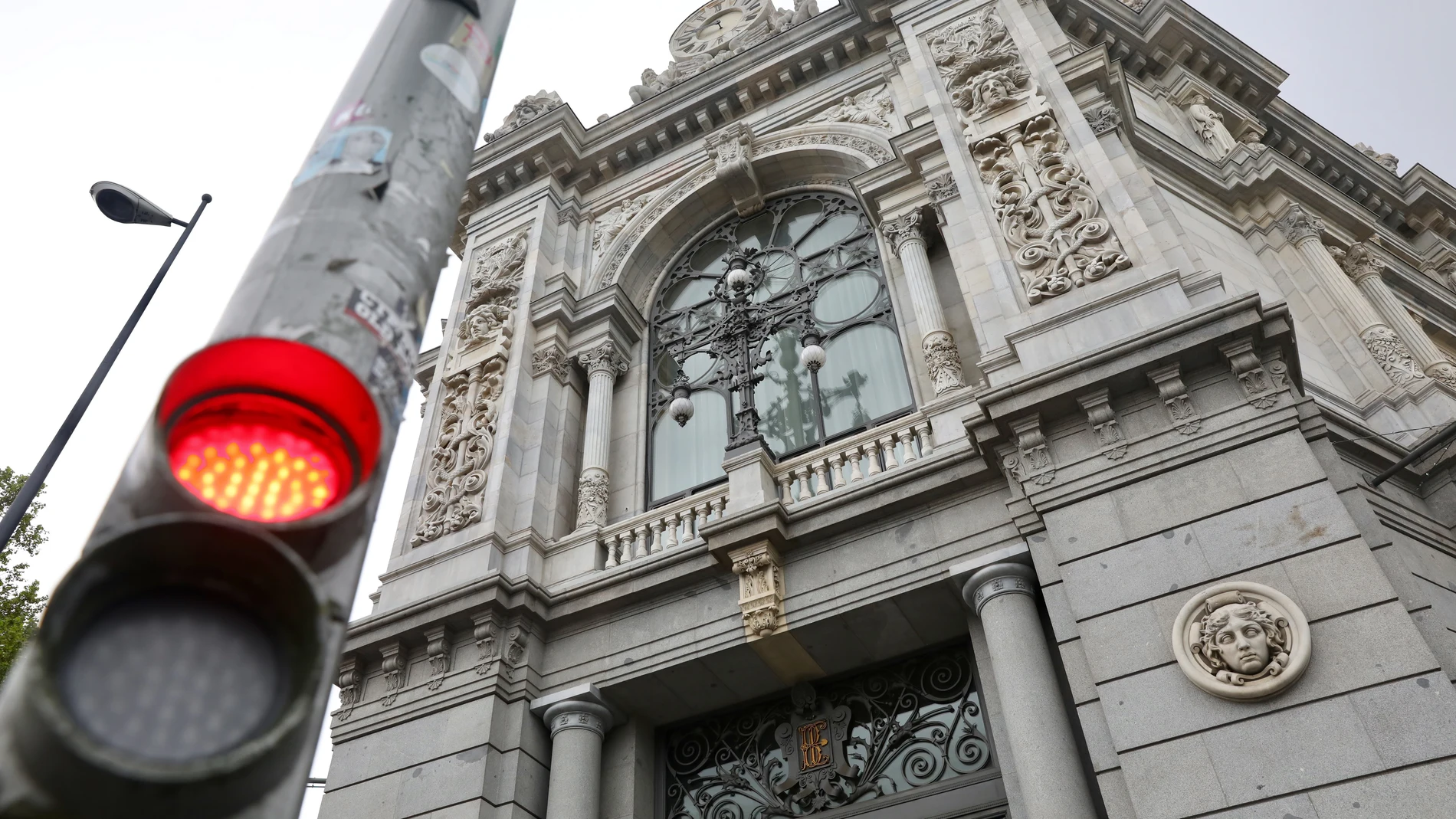 Fachada de la sede del Banco de España, situado en la Plaza de Cibeles de Madrid