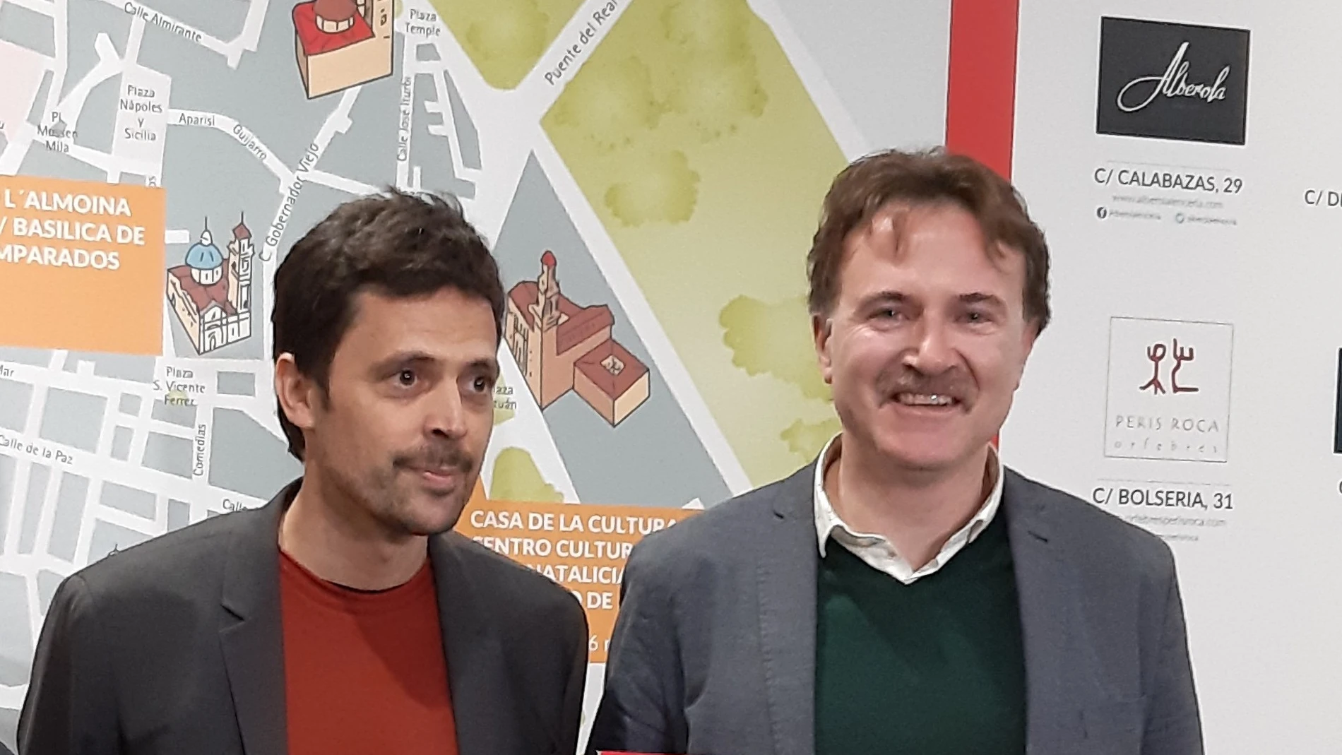 El presidente de la EMT y concejal de Movilidad Sostenible, Giuseppe Grezzi, a la derecha, y el ex gerente de la EMT, Josep Enric García