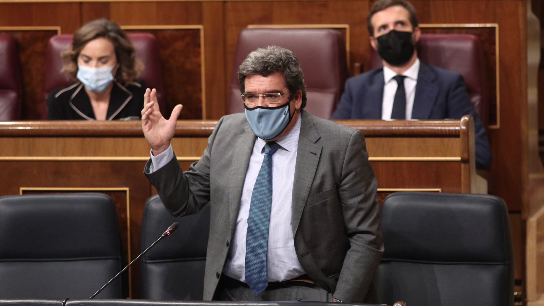El ministro de Seguridad Social y Migraciones, José Luis Escrivá, interviene en una nueva sesión de control al Gobierno