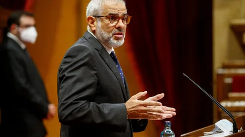 El líder de Ciudadanos, Carlos Carrizosa, durante su intervención en el Parlament en el pleno específico para abordar la inhabilitación del expresidente catalán Quim Torra, que ha comparecido como invitado