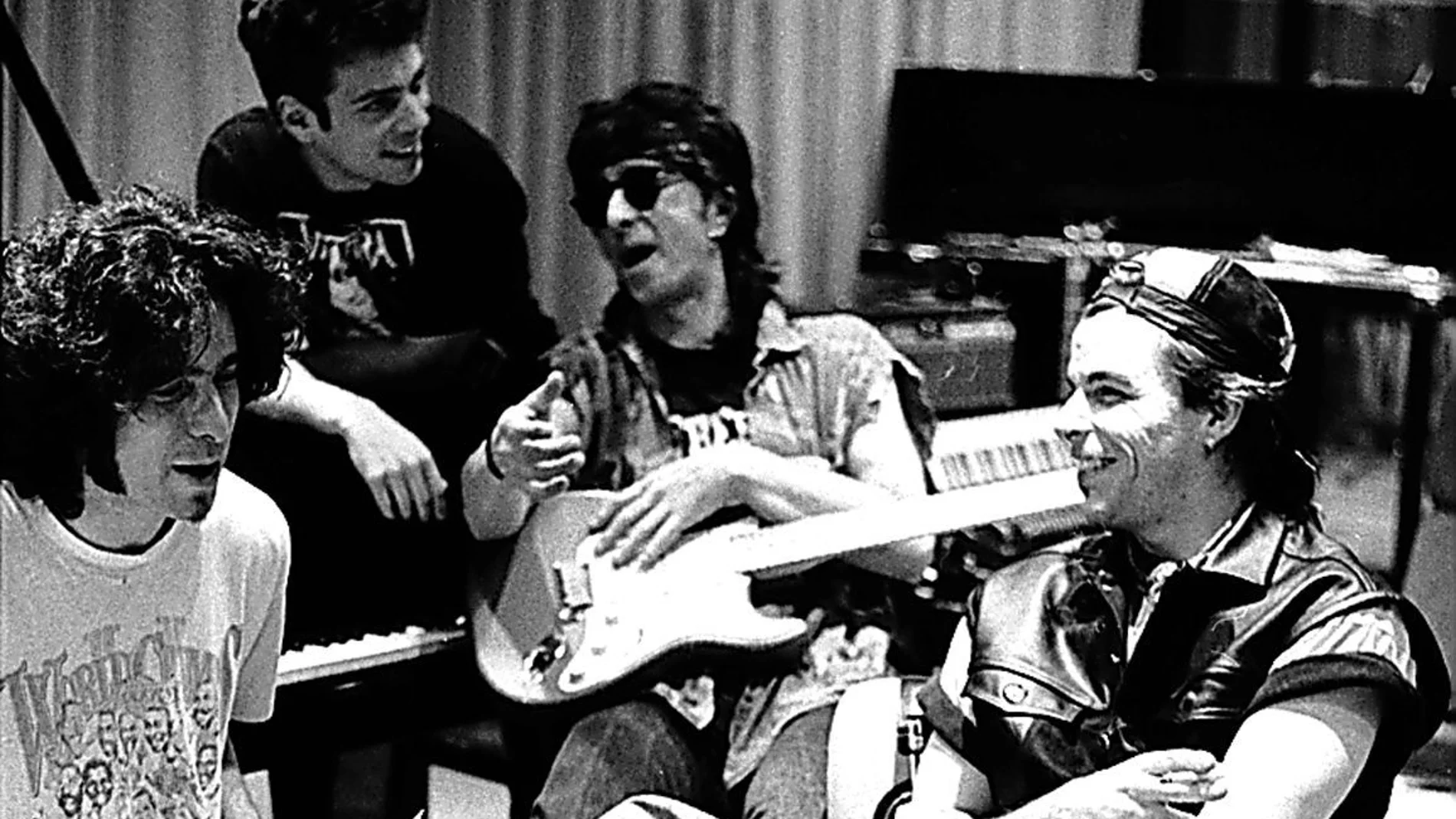 Los Rodriguez . La banda legendaria de rock cumple 30 años de su nacimiento