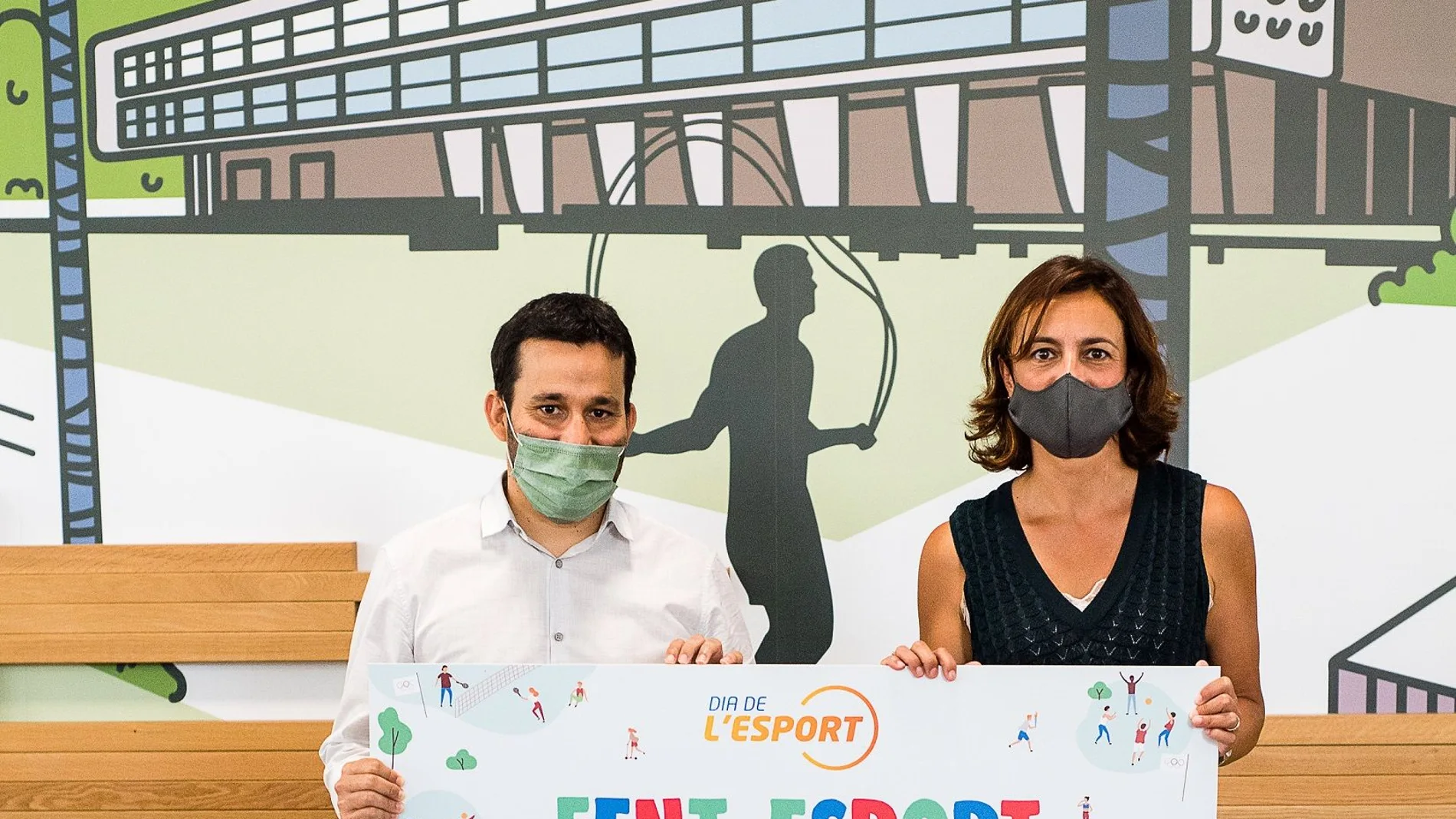 Elena Tejedor y el conseller de Educación y Deportes, Vicent Marzà