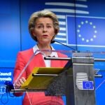 La presidenta de la Comisión Europea, Ursula von der Leyen, durante una rueda de prensa este viernes en Bruselas