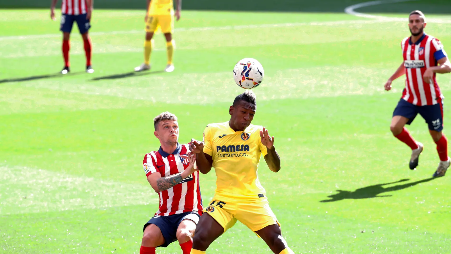 Pervis Estupiñán con el Villarreal frente al Atlético de Madrid.