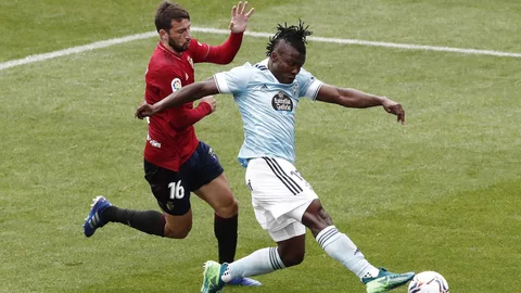 Joseph Aidoo con el Celta de Vigo. (EFE)