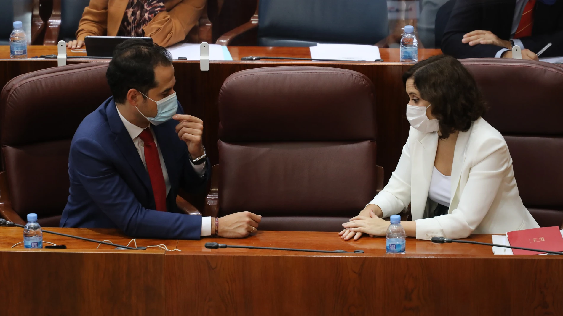 La presidenta de la Comunidad de Madrid, Isabel Díaz Ayuso, y su vicepresidente, Ignacio Aguado (Ciudadanos), durante una sesión en la Asamblea de Madrid la semana pasada