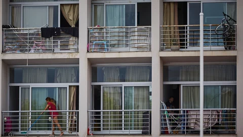 Balcones de un bloque de edificios de la ciudad de Madrid.