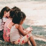 No podemos olvidar que muchos de los pequeños también han perdido seres queridos en esta pandemia, y debemos darles herramientas para superarlo y enfrentar el miedo que produce esta pérdida.