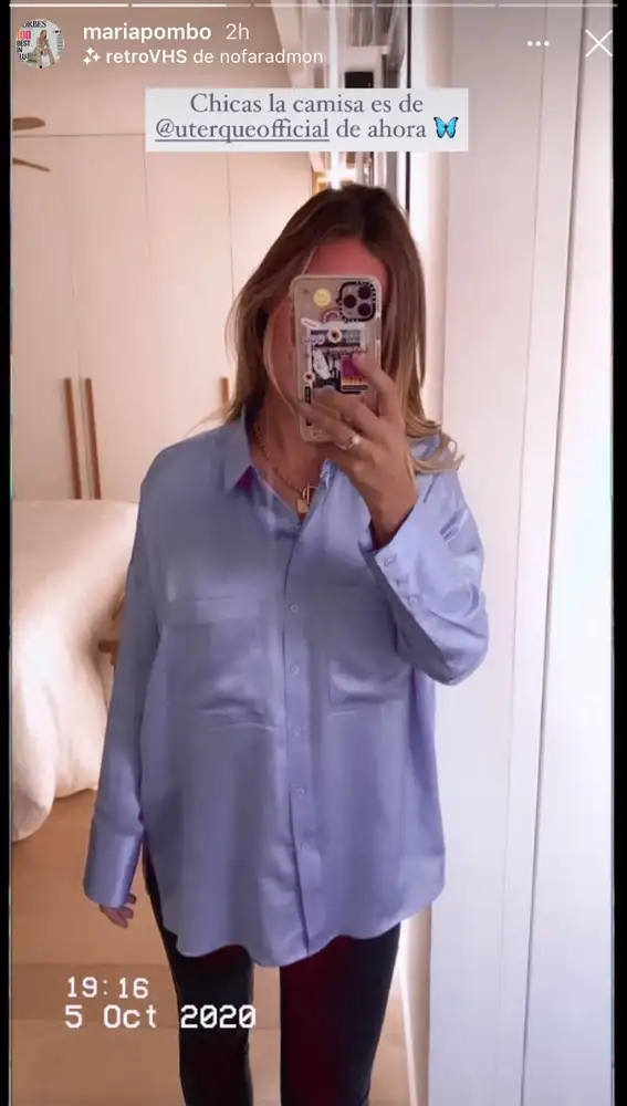 María Pombo y la camisa de efecto 'buena cara'.