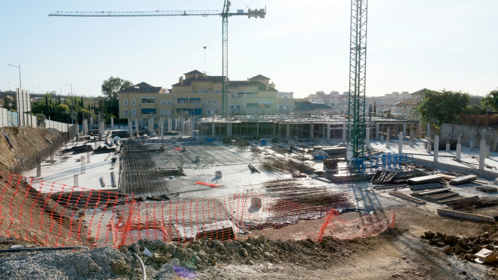 Imagen de archivo de construcción viviendas en Estepona