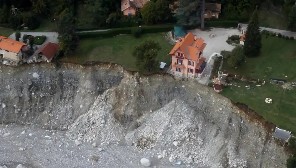 Vista aérea que muestra los daños en Saint-Martin-Vesubie