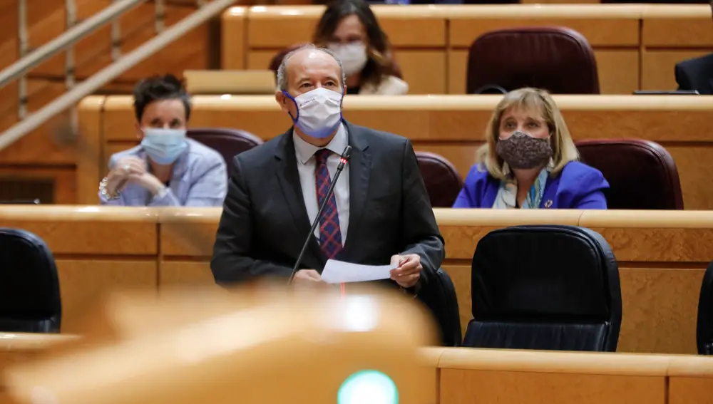 El ministro de Justicia, Juan Carlos Campo, interviene durante una sesión de control al Gobierno en la Cámara Alta, en Madrid (España), a 6 de octubre de 2020. Durante el pleno, el Gobierno contesta a cuestiones relacionadas con la labor del Rey, la situación del sector turístico generada por la pandemia, la venta de la fábrica de Alcoa en San Cibrao, la PAC o la estrategia sanitaria seguida por el Ejecutivo ante la segunda ola de contagios por el COVID-19.06 OCTUBRE 2020 POLÍTICAEUROPA PRESS/J. Hellín. POOL06/10/2020