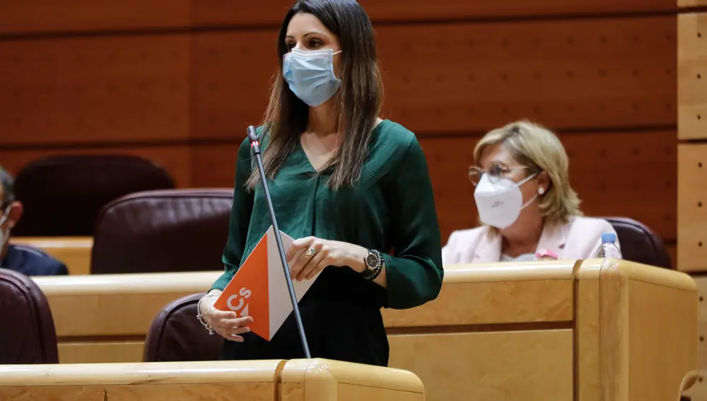 La portavoz de Ciudadanos en el Senado, Lorena Roldán, interviene durante una sesión de control al Gobierno en la Cámara Alta, en Madrid (España), a 6 de octubre de 2020. Durante el pleno, el Gobierno contesta a cuestiones relacionadas con la labor del Rey, la situación del sector turístico generada por la pandemia, la venta de la fábrica de Alcoa en San Cibrao, la PAC o la estrategia sanitaria seguida por el Ejecutivo ante la segunda ola de contagios por el COVID-19.06 OCTUBRE 2020 POLÍTICAEUROPA PRESS/J. Hellín. POOL06/10/2020