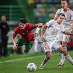 Sergio Reguilón con España frente a Portugal.