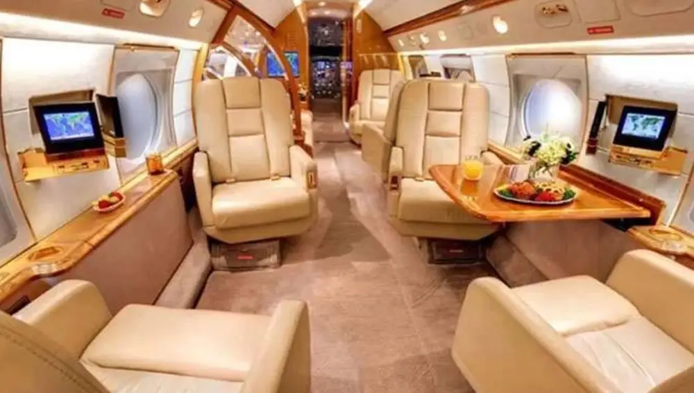 Interior del modelo Gulfstream V, modelo del avión de Leo Messi.