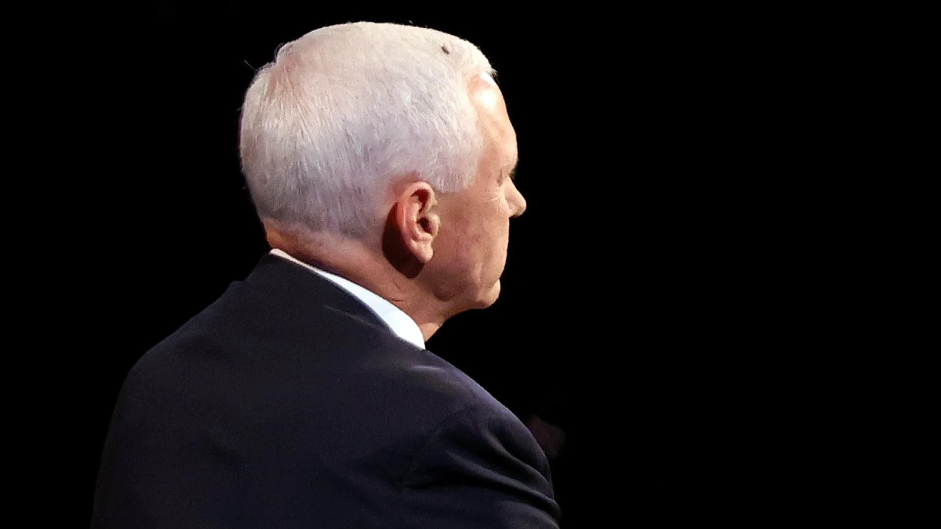 La mosca, en la cabeza del vicepresidente Mike Pence durante el debate