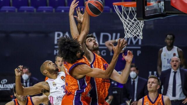 El Valencia fue muy superior al Madrid en la segunda jornada de la Euroliga