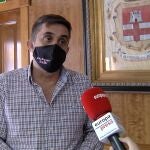 El primer teniente de alcalde Almodóvar del Río (Córdoba), Ramón Hernández, durante la entrevista