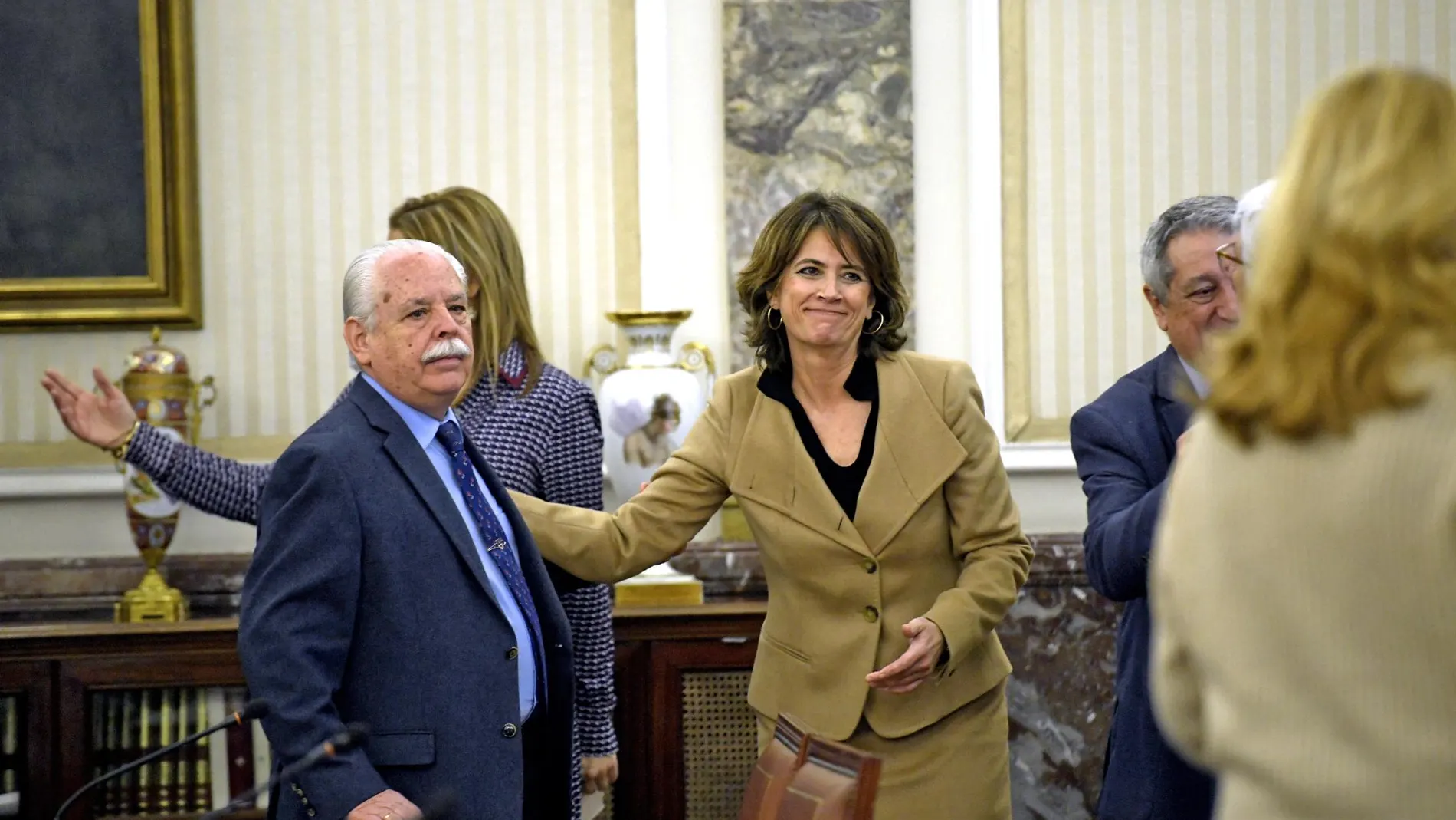 La Fiscal General del Estado, Dolores Delgado, con el teniente Fiscal, Luis Navajas.