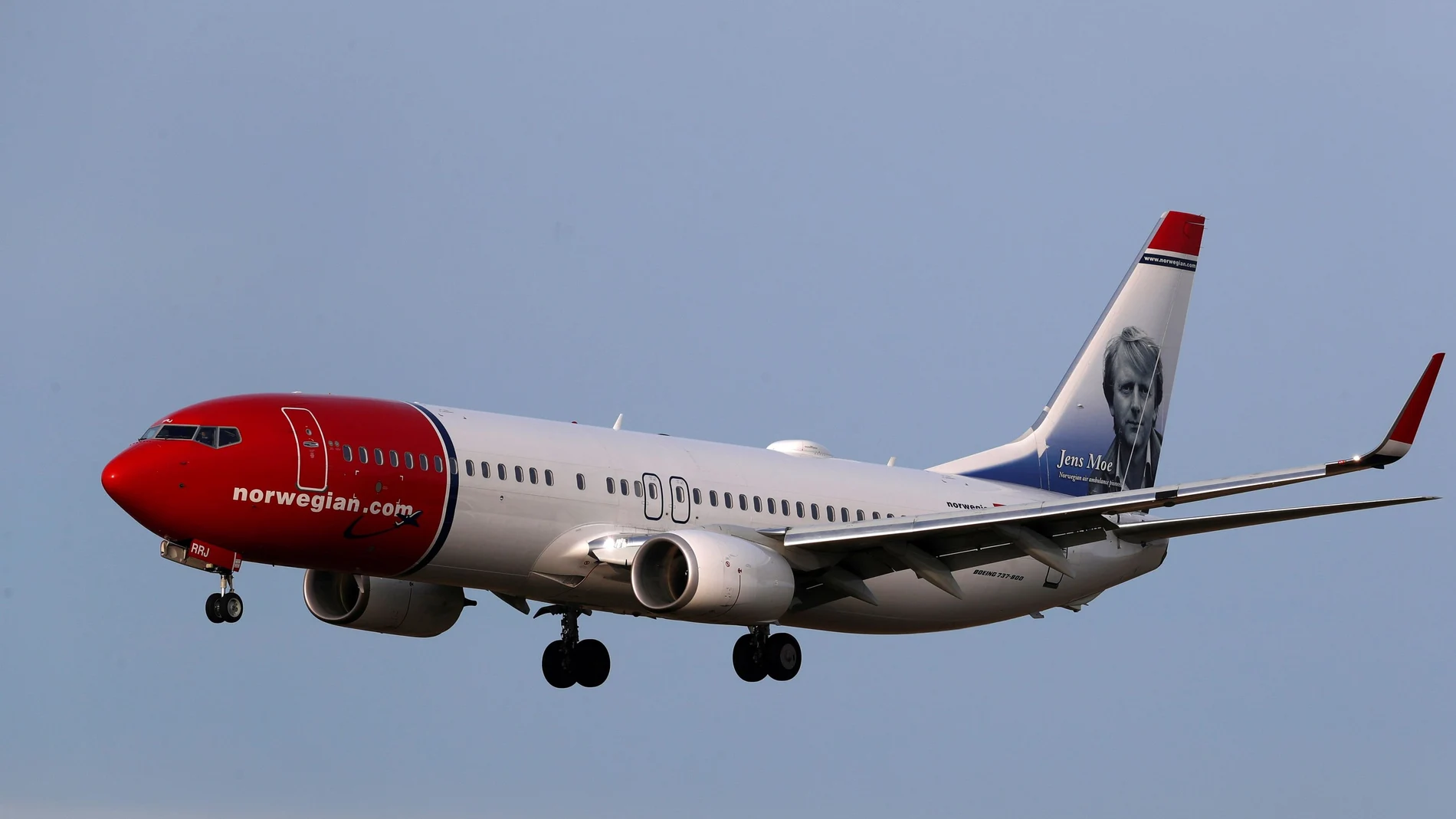 Un avión de Norwegian poco antes de aterrizar en el aeropuerto de Riga