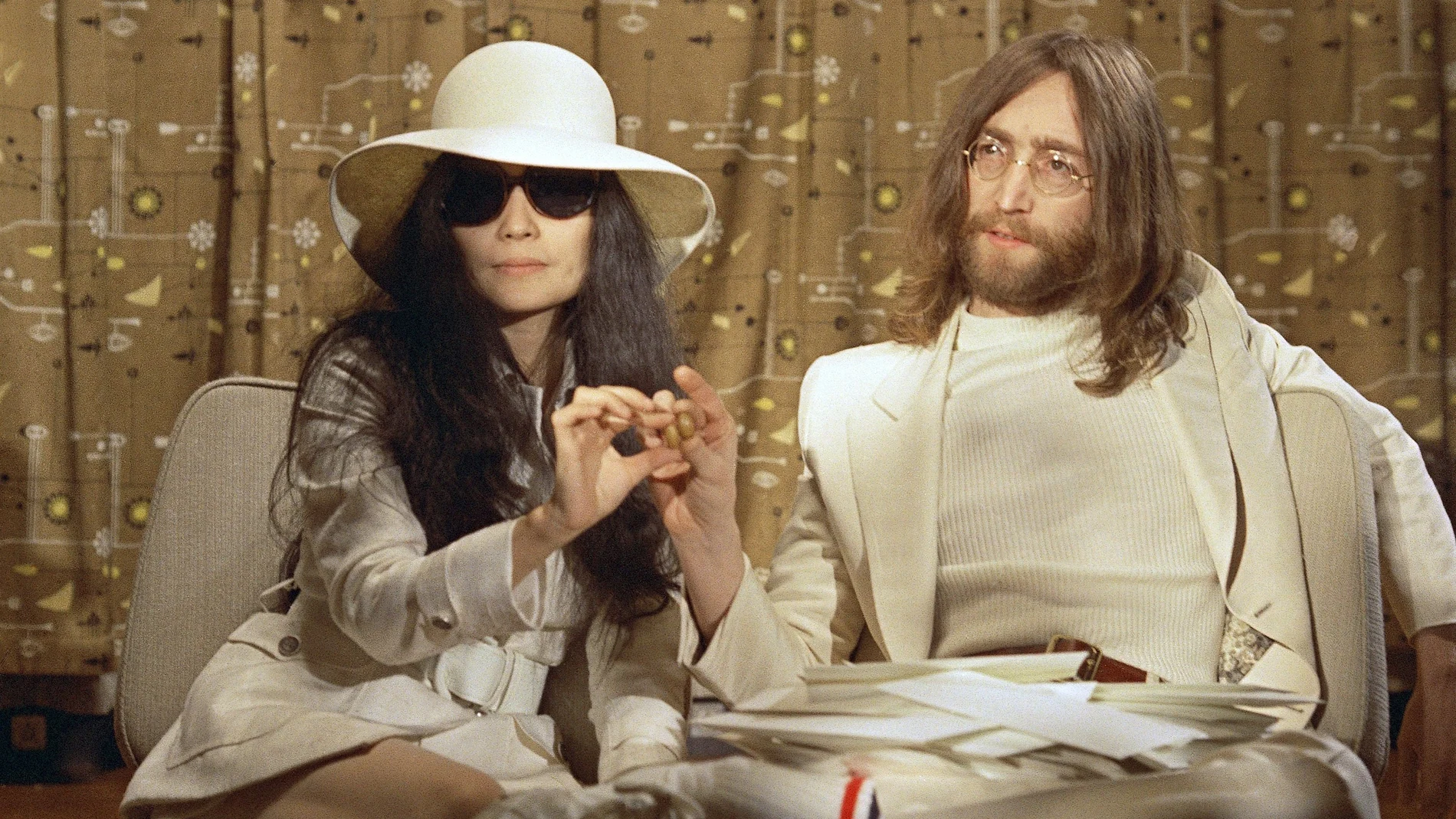 John Lennon junto a Yoko Ono en 1969