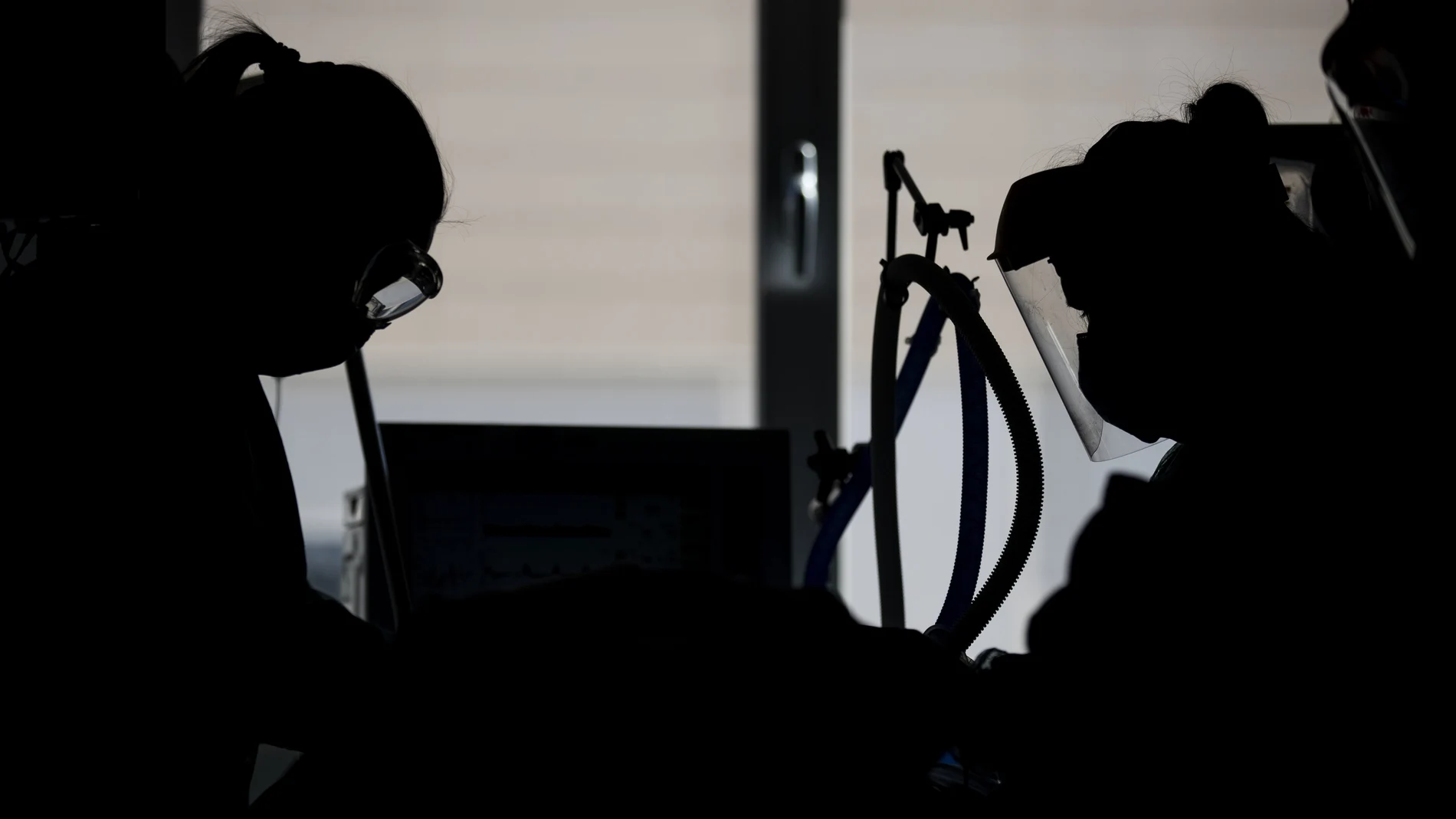 UCI del Hospital de Torrejón de Ardoz, en Madrid (AP Photo/Manu Fernandez, File)